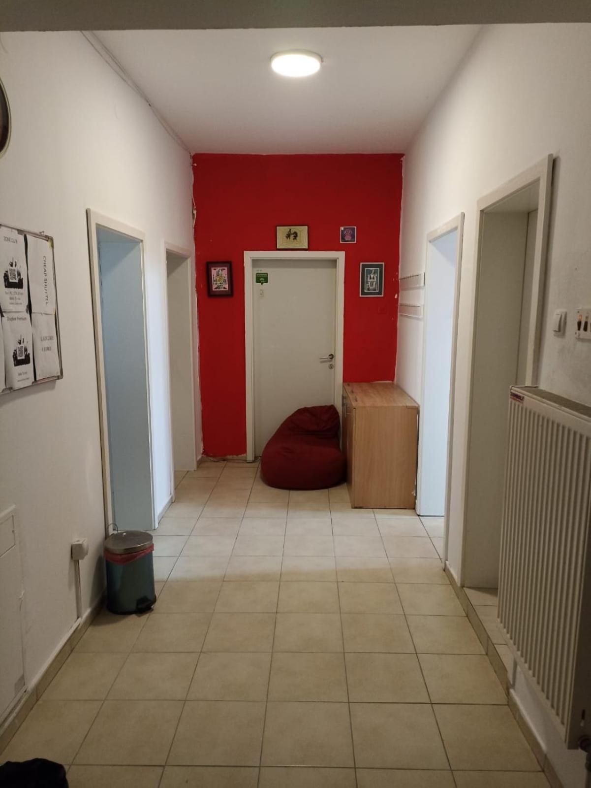 Newborn Center Hostel All Day Free Coffee Приштина Экстерьер фото
