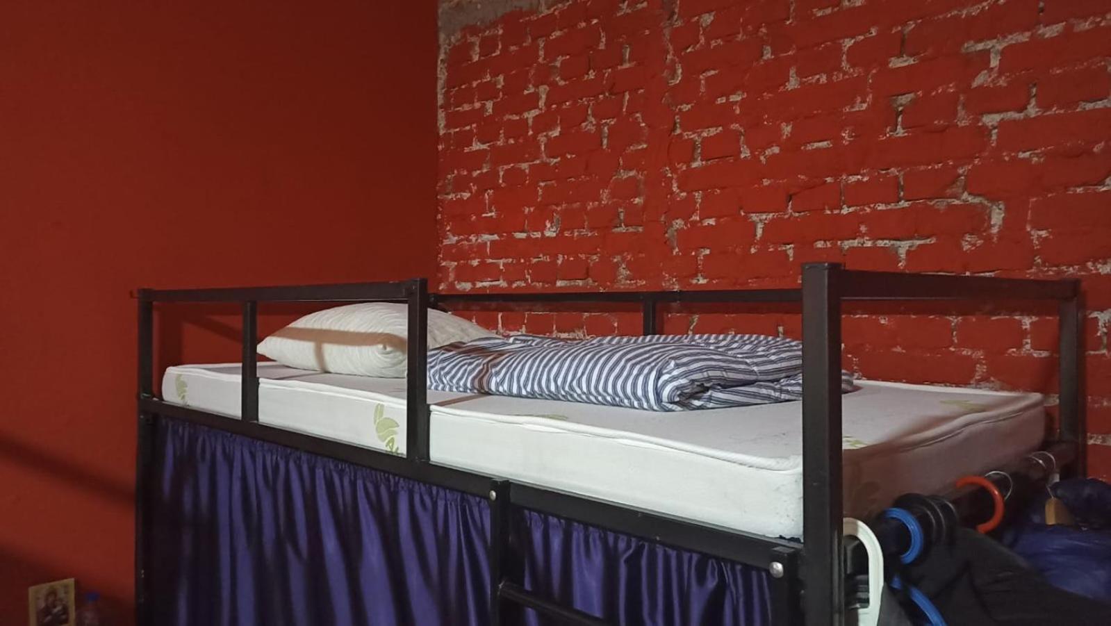 Newborn Center Hostel All Day Free Coffee Приштина Экстерьер фото
