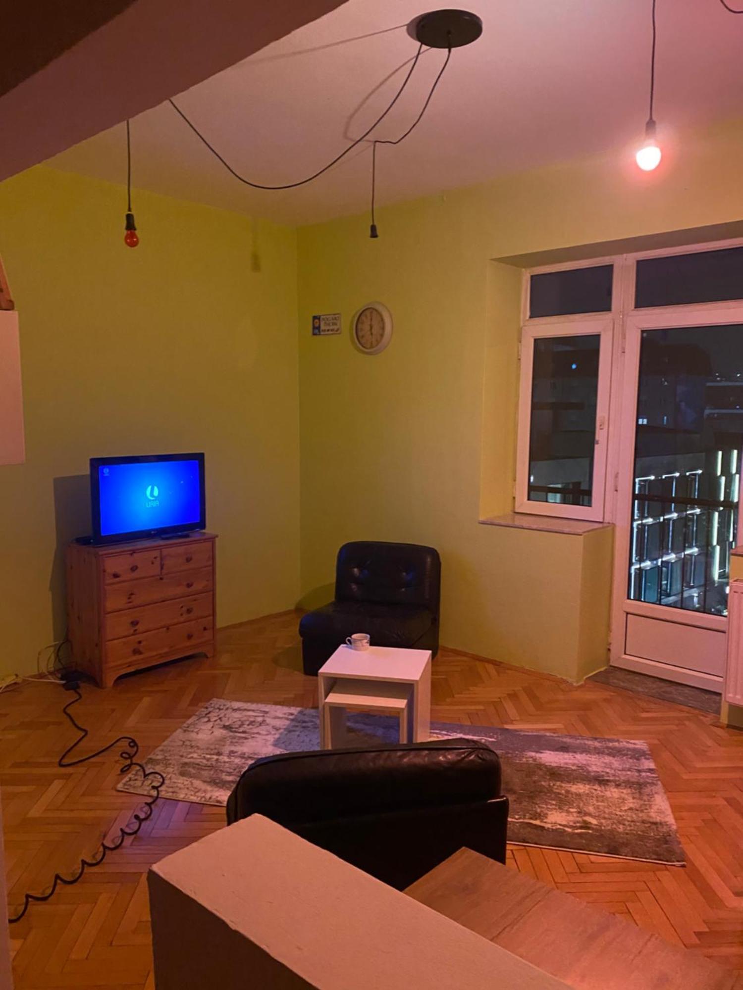 Newborn Center Hostel All Day Free Coffee Приштина Экстерьер фото