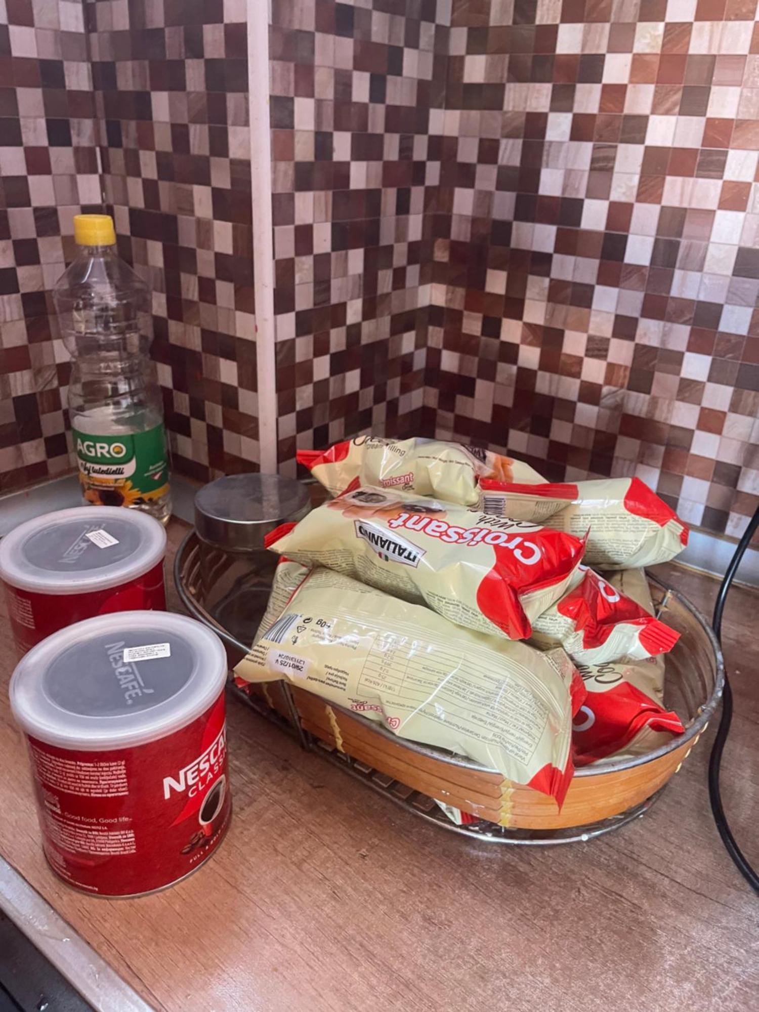 Newborn Center Hostel All Day Free Coffee Приштина Экстерьер фото