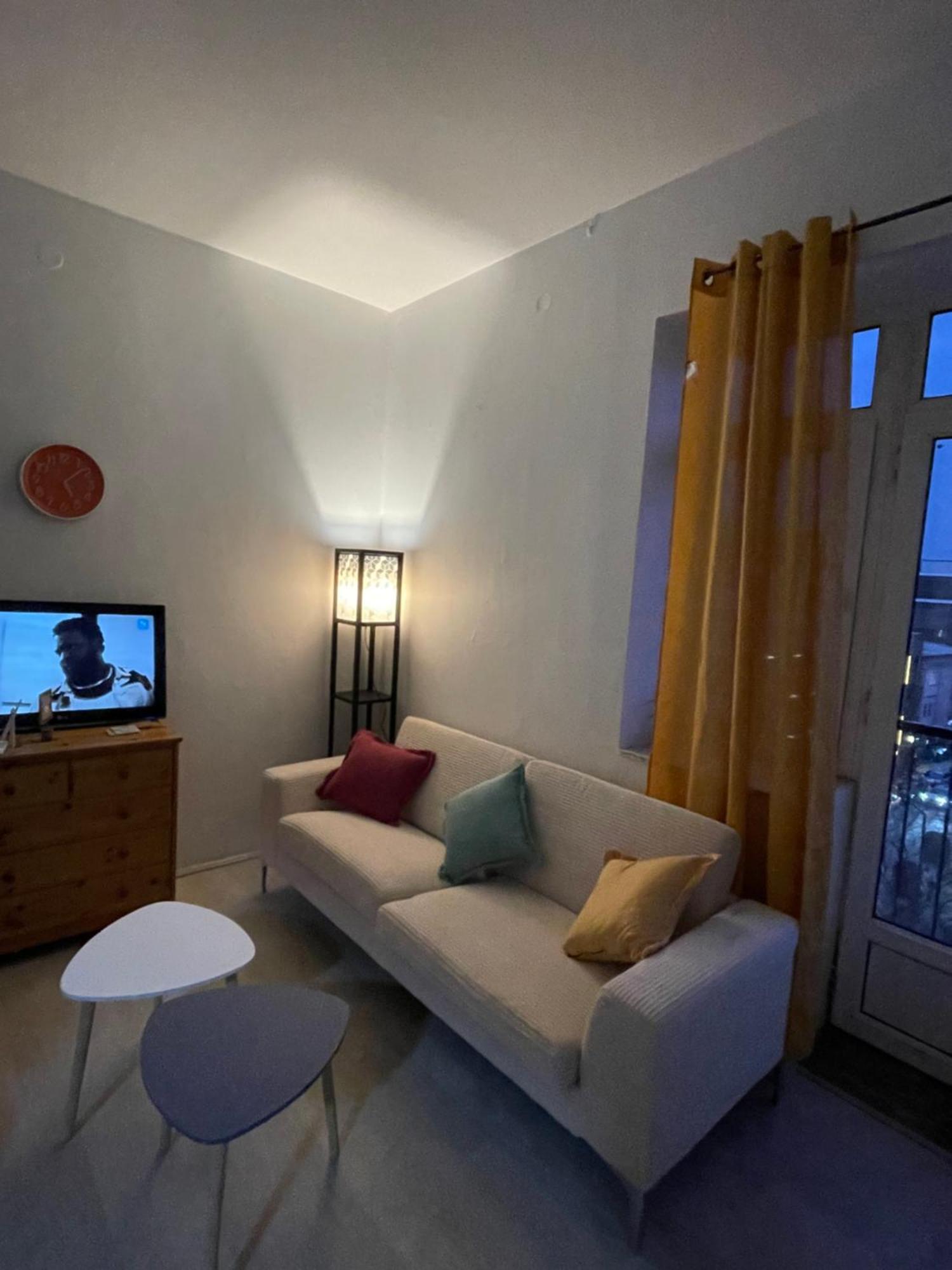 Newborn Center Hostel All Day Free Coffee Приштина Экстерьер фото